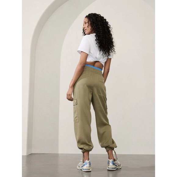 NWT Athleta Womens Size XS Olive Green Celestial High Rise Utility Pant NEW - Picture 3 of 8